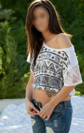 Call Girls Chandigarh: COME WITH ME I AM YOUR LEONA HOUSEWIFE WITH A GOOD PUSSY VERY AVAILABLE